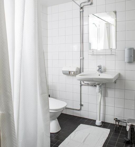 غرفة أساسية فردية, L Solhem Park