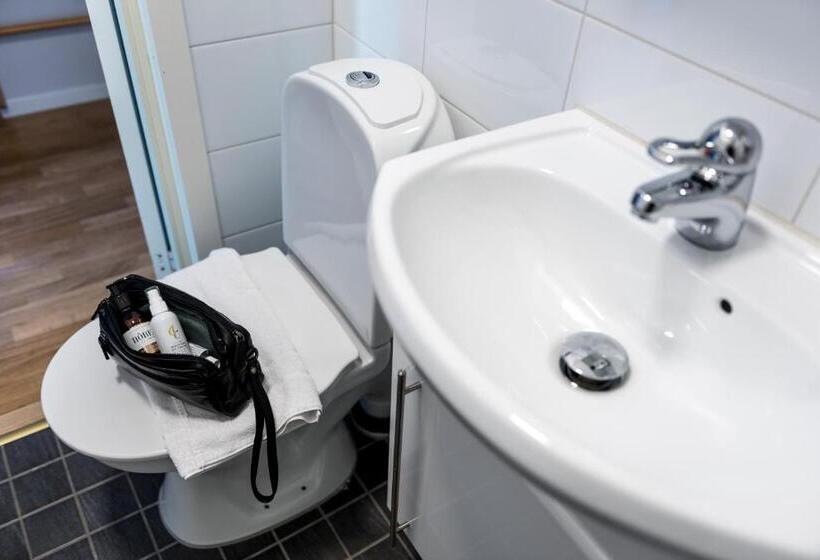 غرفة أساسية فردية, L Solhem Park