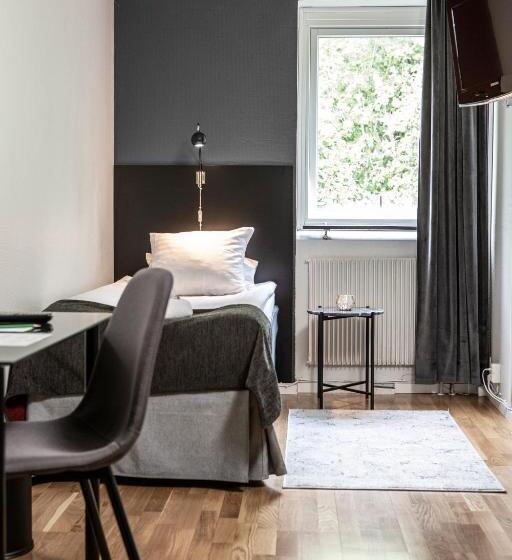 غرفة أساسية فردية, L Solhem Park