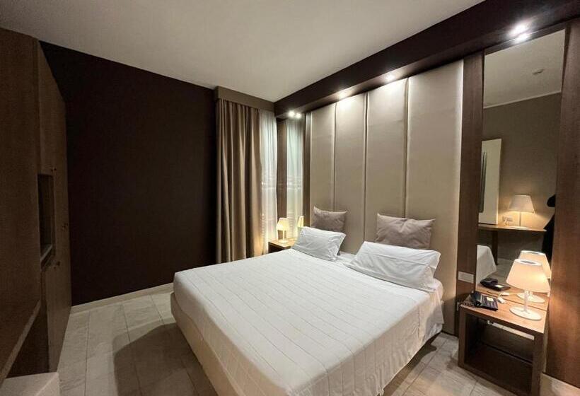 اتاق لوکس با چشم‌انداز دریا, Lafayette