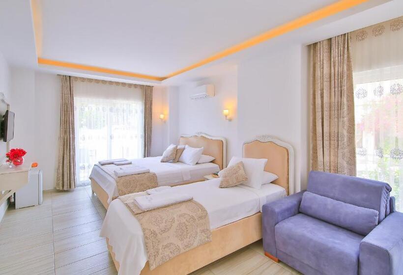 Трехместный Номер Deluxe, Linda Beach Class Hotel   Boutique Class