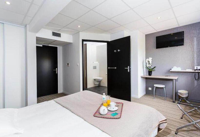 غرفة قياسية لذوى الاحتياجات الخاصة, Logis Hôtel Le Relais