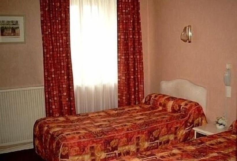 غرفة قياسية ثلاثية, Logis Jum