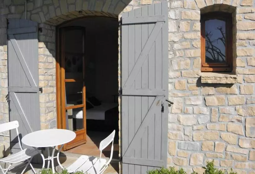 テラス付スタンダードルーム, Logis Hôtel Restaurant Le Mas De Mon Père