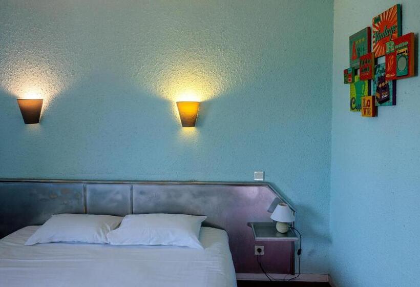 家庭间, Logis Hotel Noemys Brive   Restaurant Le Teinchurier