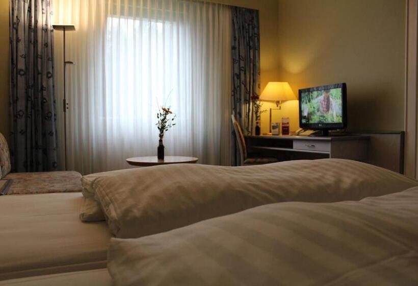 스탠다드 트리플 룸, Rennsteig