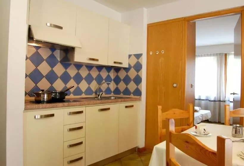 3ベッドルームアパートメント, Residence Rododendro