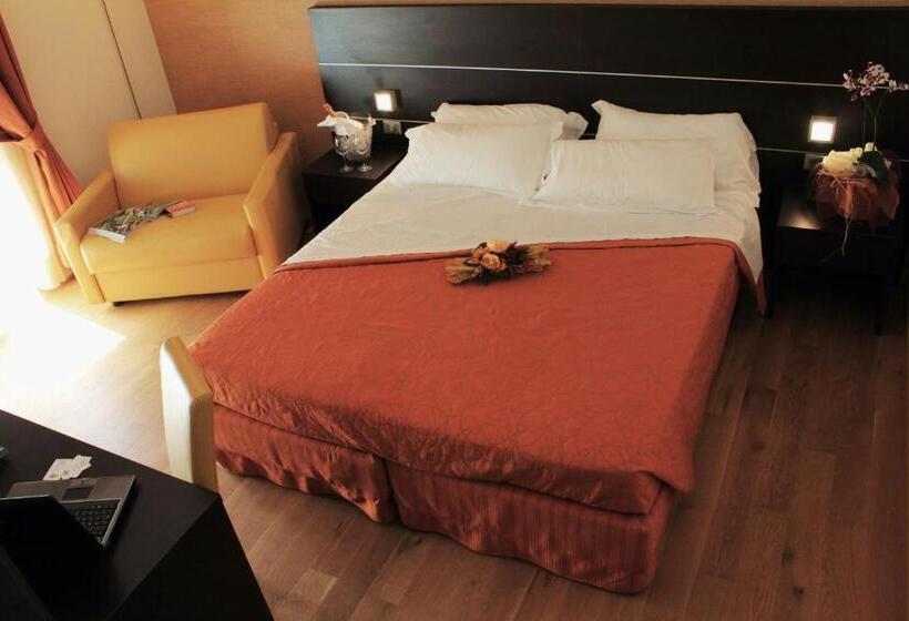 スタンダードトリプルルーム, Rioverde