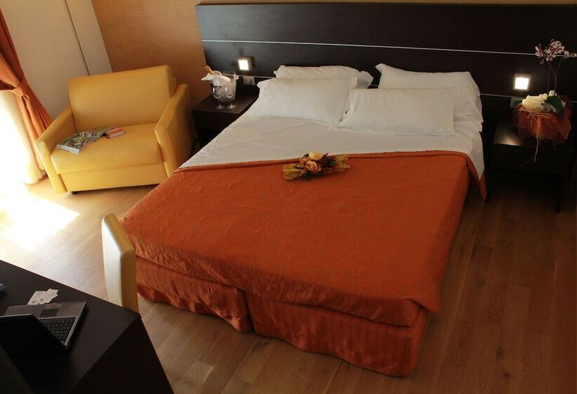 スタンダードトリプルルーム, Rioverde