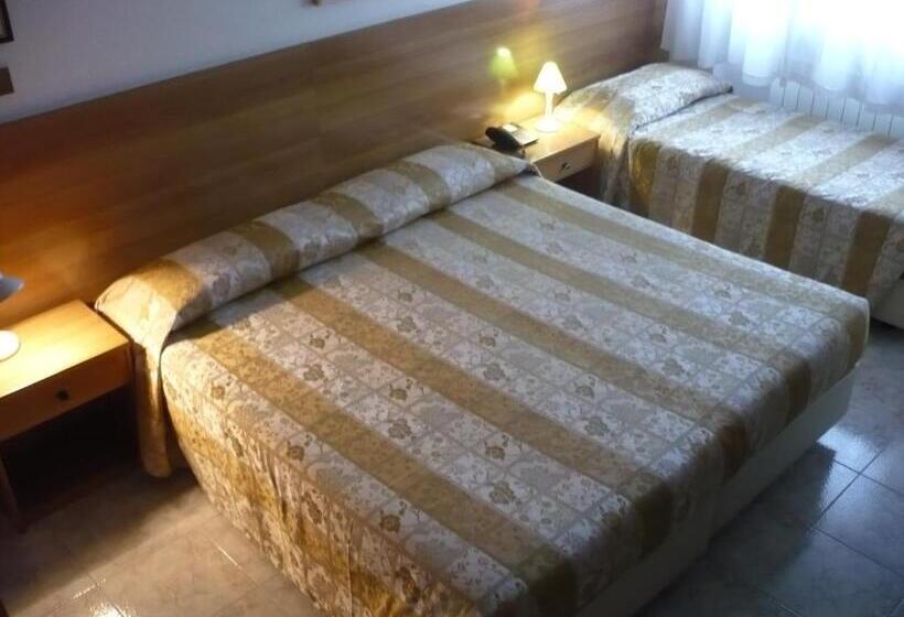 חדר סטנדרט לשלושה, Sport