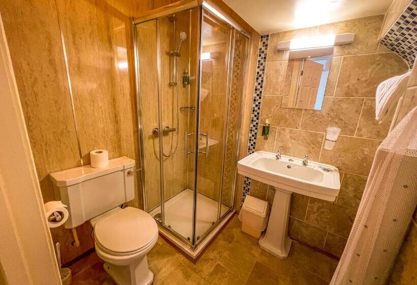 Номер Стандарт, The Red Lion