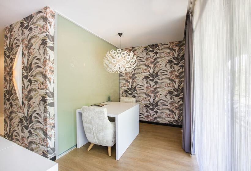 Люкс, Van Der Valk Hotel Beveren