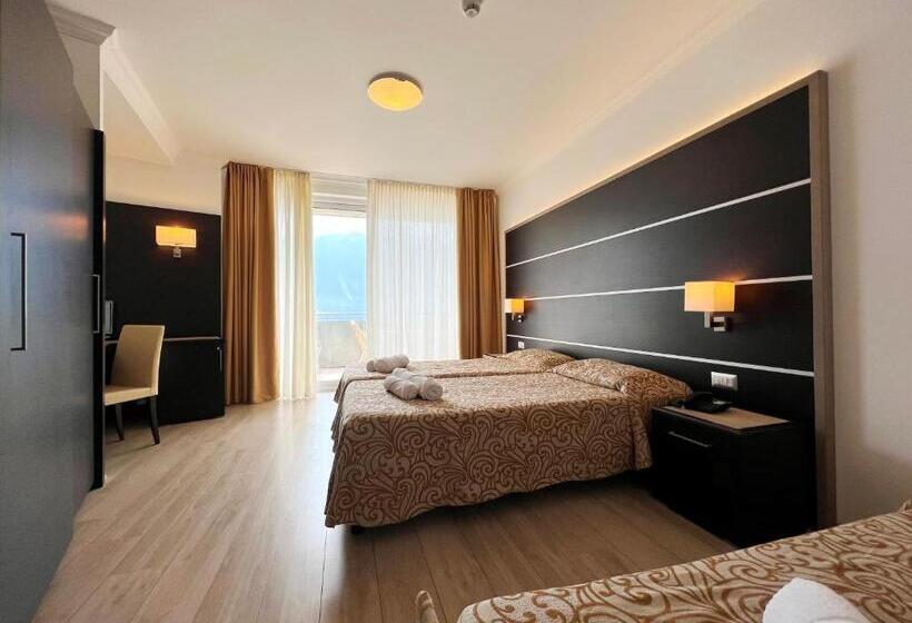 디럭스 트리플 룸, Village Bazzanega   Montagnoli Group