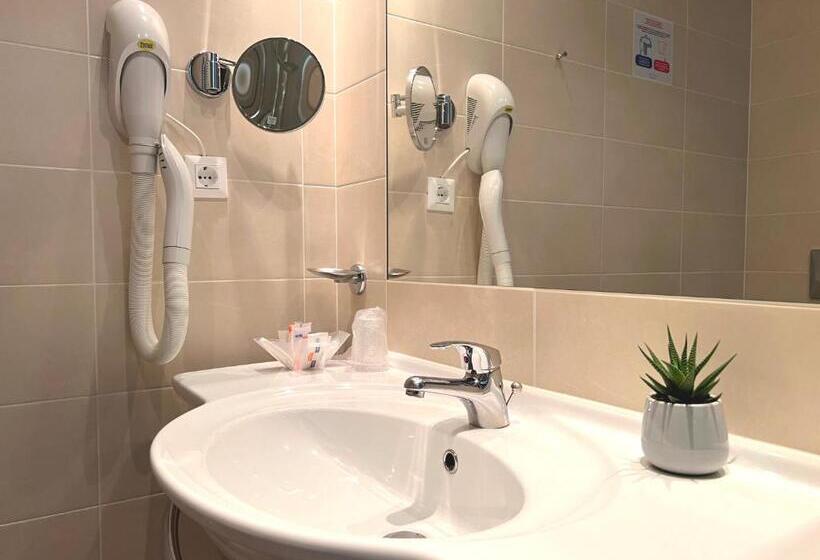 디럭스 룸 호수 전망, Village Bazzanega   Montagnoli Group