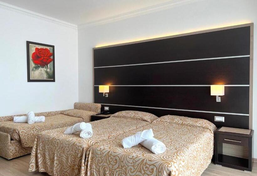 디럭스 트리플 룸, Village Bazzanega   Montagnoli Group