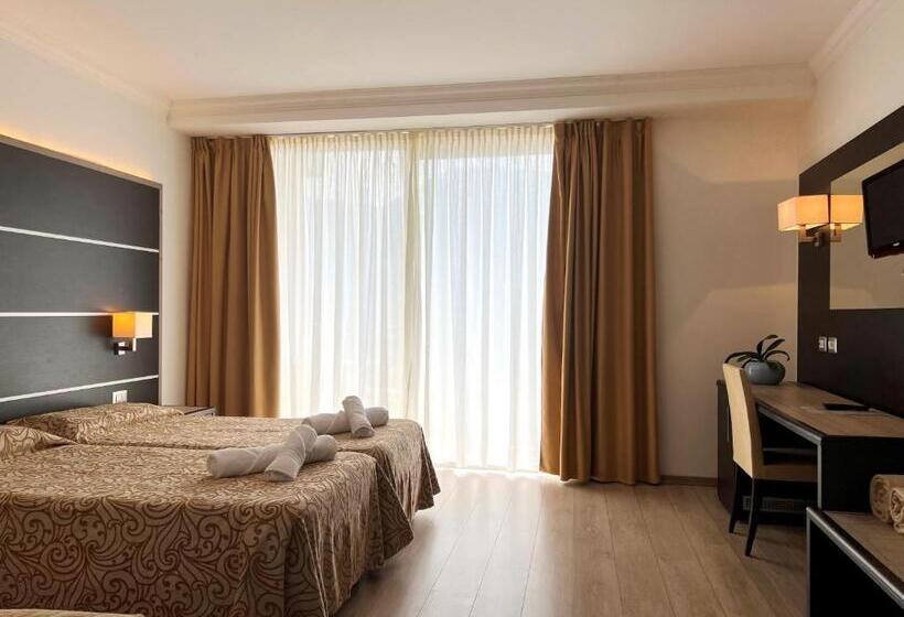 디럭스 트리플 룸, Village Bazzanega   Montagnoli Group