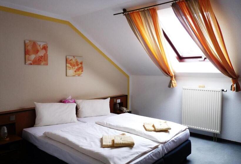 스탠다드 싱글 룸, Zur Kanone