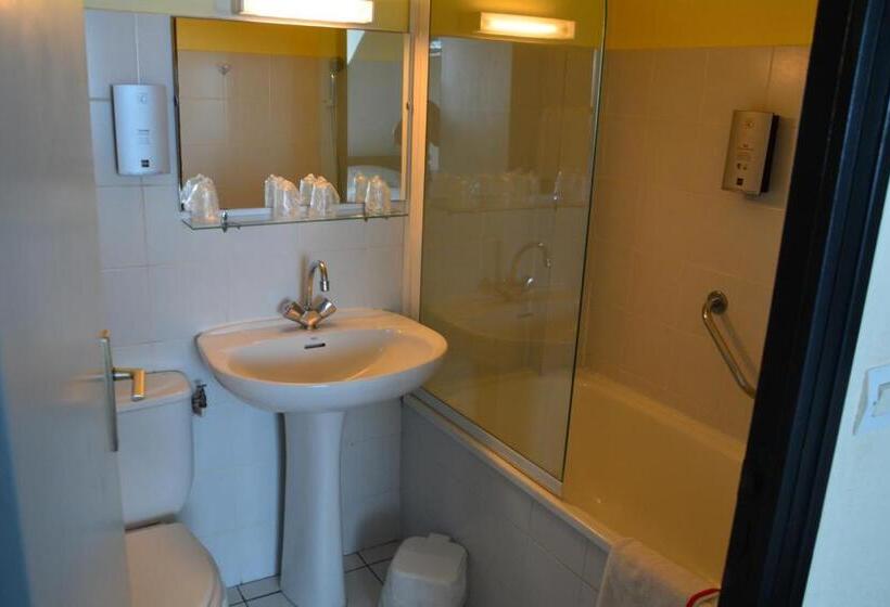 Четырехместный Номер Стандарт, Logis Hôtel Lucotel