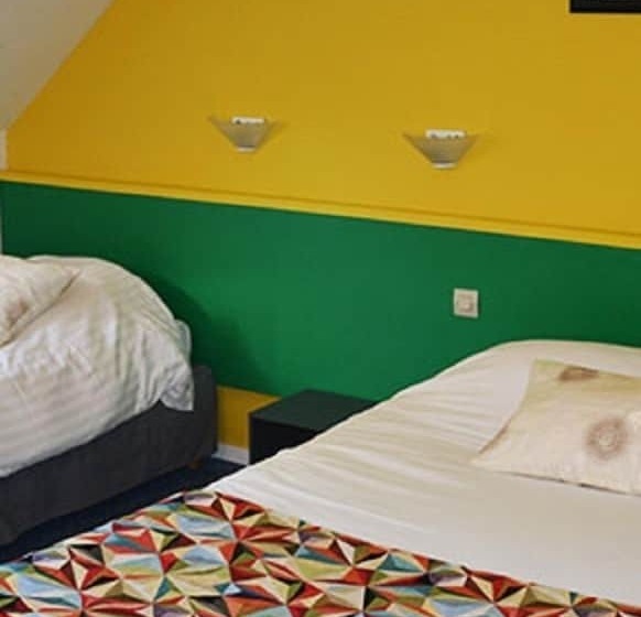 غرفة قياسية ثلاثية, Logis Hôtel Lucotel