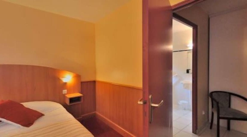 غرفة قياسية ثلاثية, Logis Hôtel Lucotel