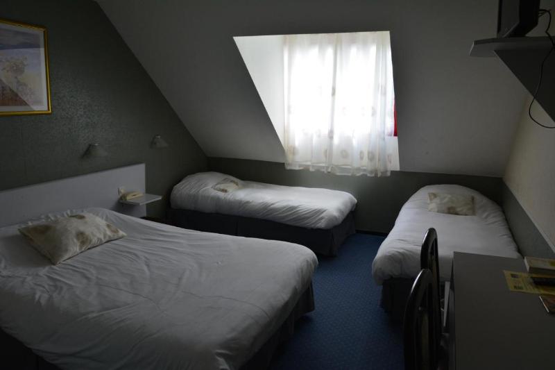 غرفة قياسية رباعية, Logis Hôtel Lucotel