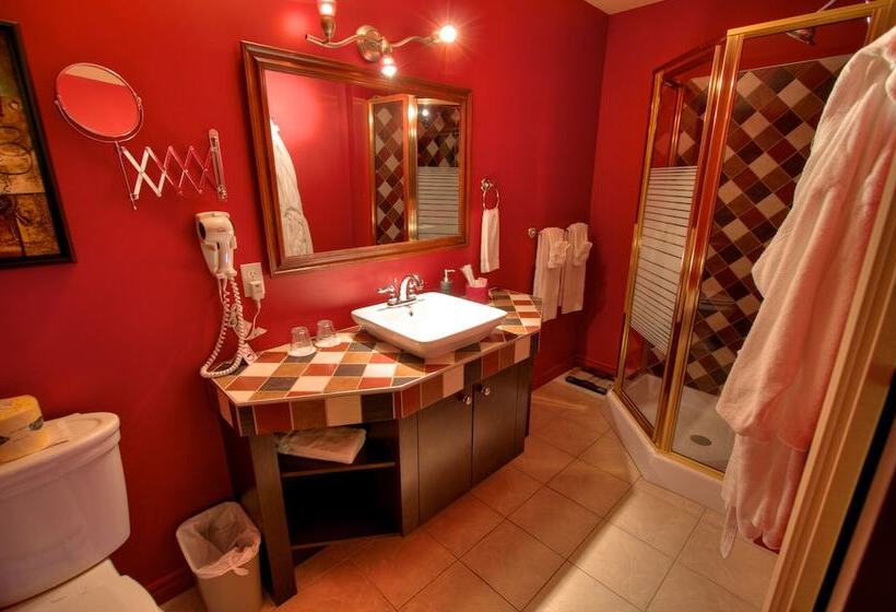 جناح, Motel Drummond