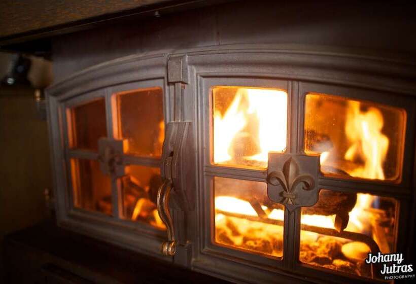 جناح, Motel Drummond