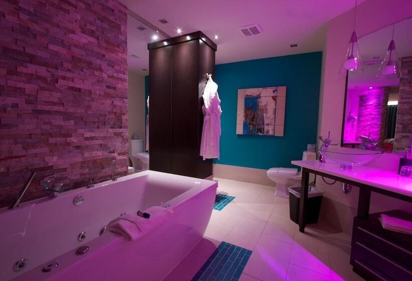 جناح, Motel Drummond