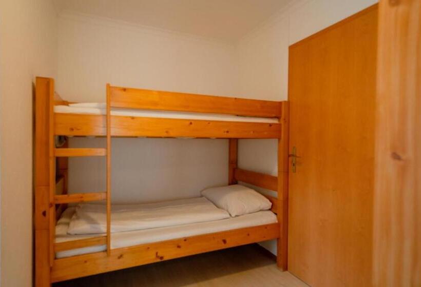 Standard Neljän Hengen Huone, Park Hotel & Gästehaus Rust