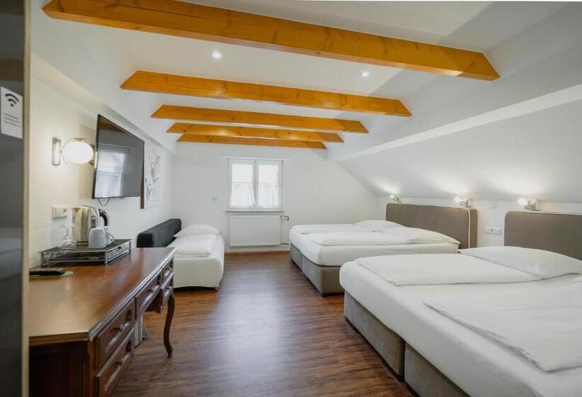 Perhehuone, Park Hotel & Gästehaus Rust