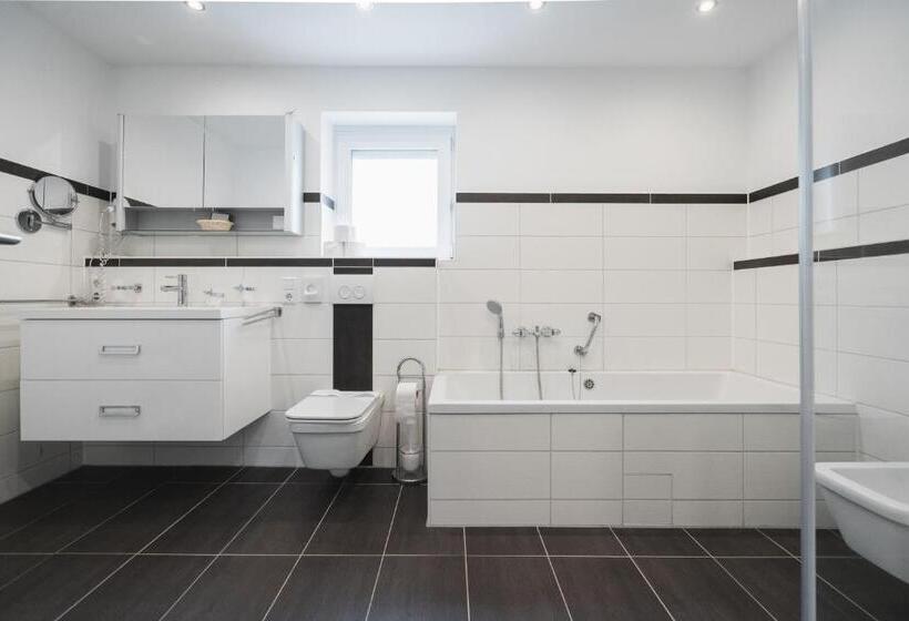 Huoneisto 2 Makuuhuonetta, Park Hotel & Gästehaus Rust