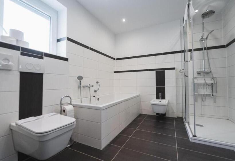 Huoneisto 2 Makuuhuonetta, Park Hotel & Gästehaus Rust