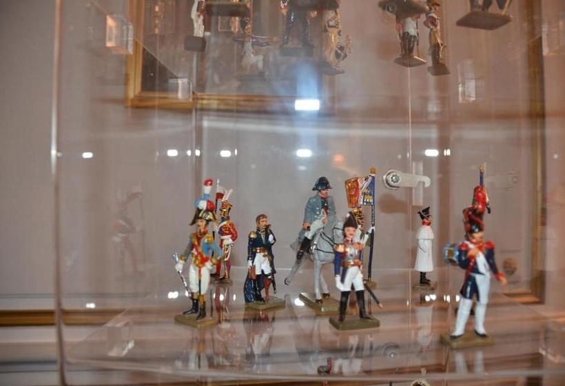 スタンダードルーム, La Tour Du Lion