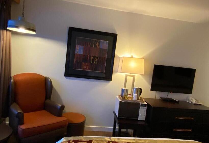 חדר דלוקס, Rondo Motel