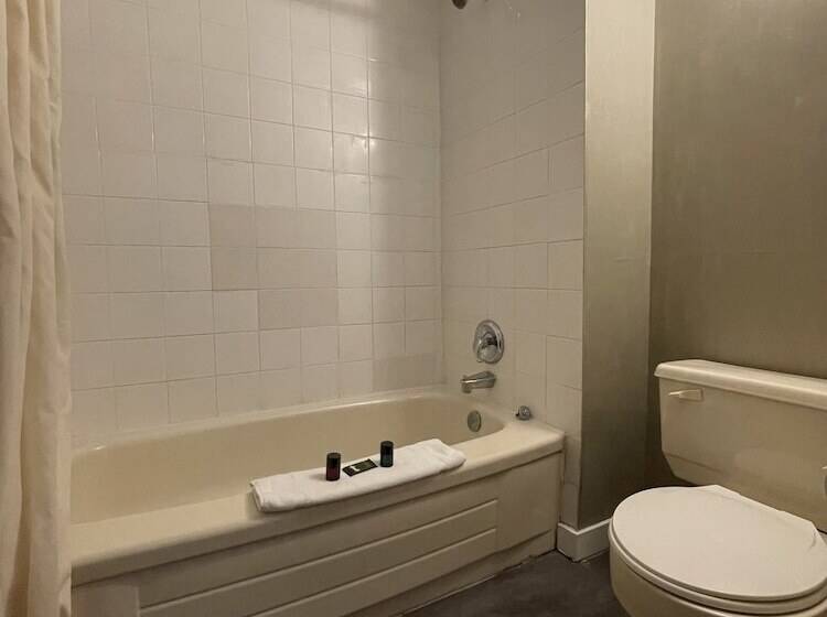 חדר סטנדרט, Rondo Motel