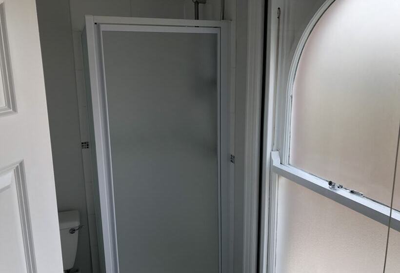 Номер Стандарт, The Clee Hotel Cleethorpes, Grimsby, Lincolnshire