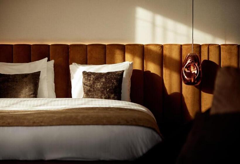 带按摩浴盆的套房, Van Der Valk Hotel Beveren