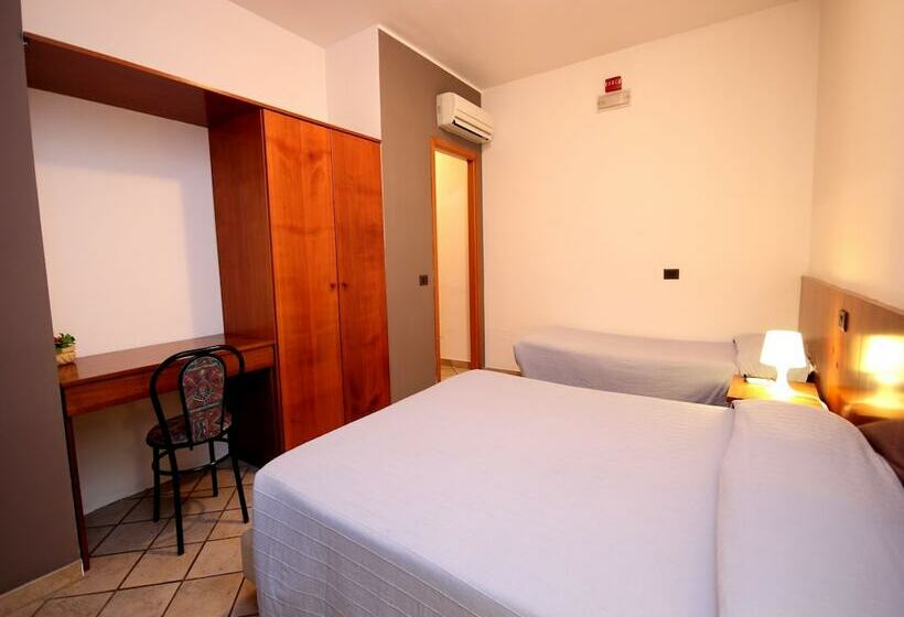 스탠다드 트리플 룸, Villa Soles