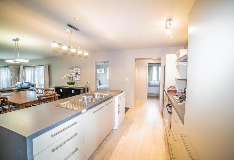 شقة 4 غرف, Airport Christchurch Motel