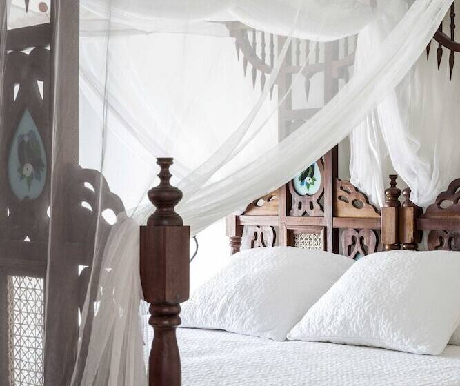 חדר משפחתי, Relais Ca  Maddalena