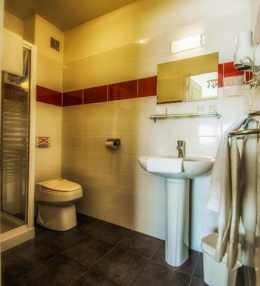 اتاق استاندارد سه نفره, Akena Le Prado