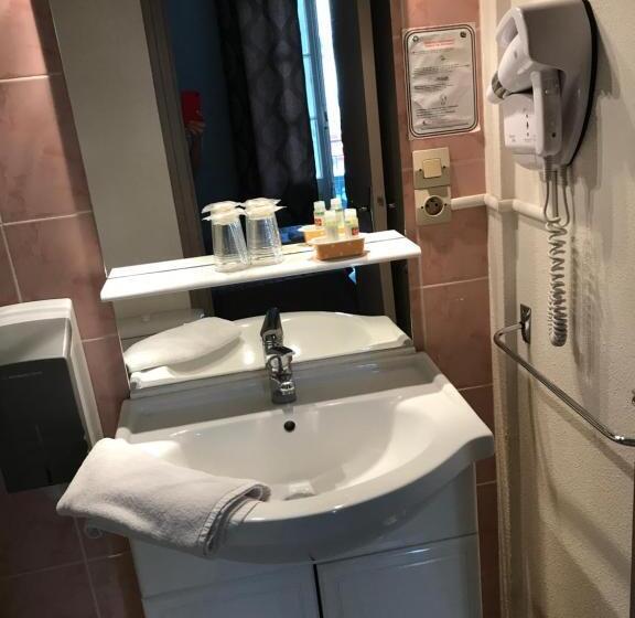 スタンダードルーム, Alexander