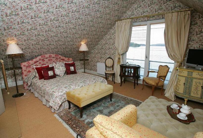 سوئیت با چشمانداز, Apvalaus Stalo Klubas Gastro & Spa