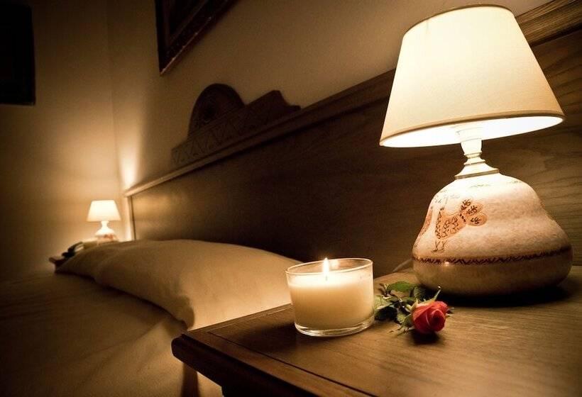 חדר סטנדרט יחיד, Artu