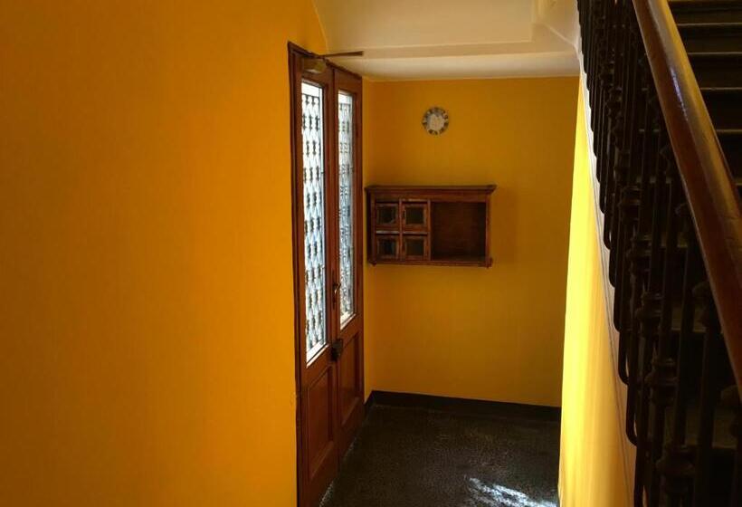 شقة غرفة واحدة, Artua &solferino