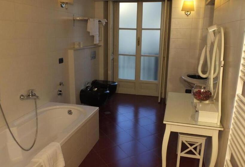 جناح جونيور, Artua &solferino