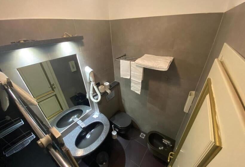 غرفة قياسية, Artua &solferino