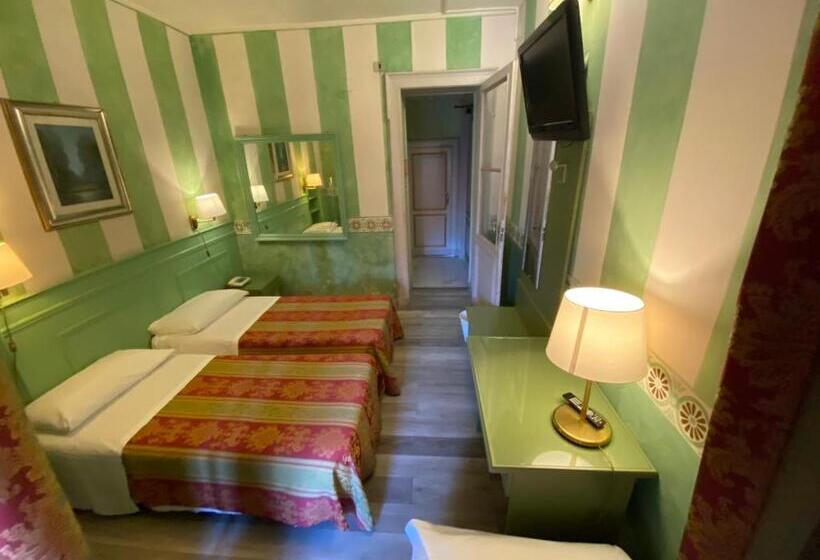 غرفة قياسية فردية, Artua &solferino