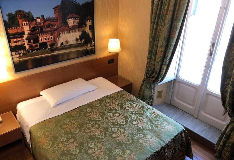 غرفة قياسية مزوَّدة بشُرفة, Artua &solferino