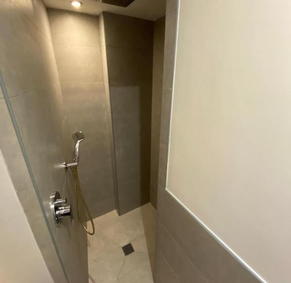 غرفة قياسية, Artua &solferino